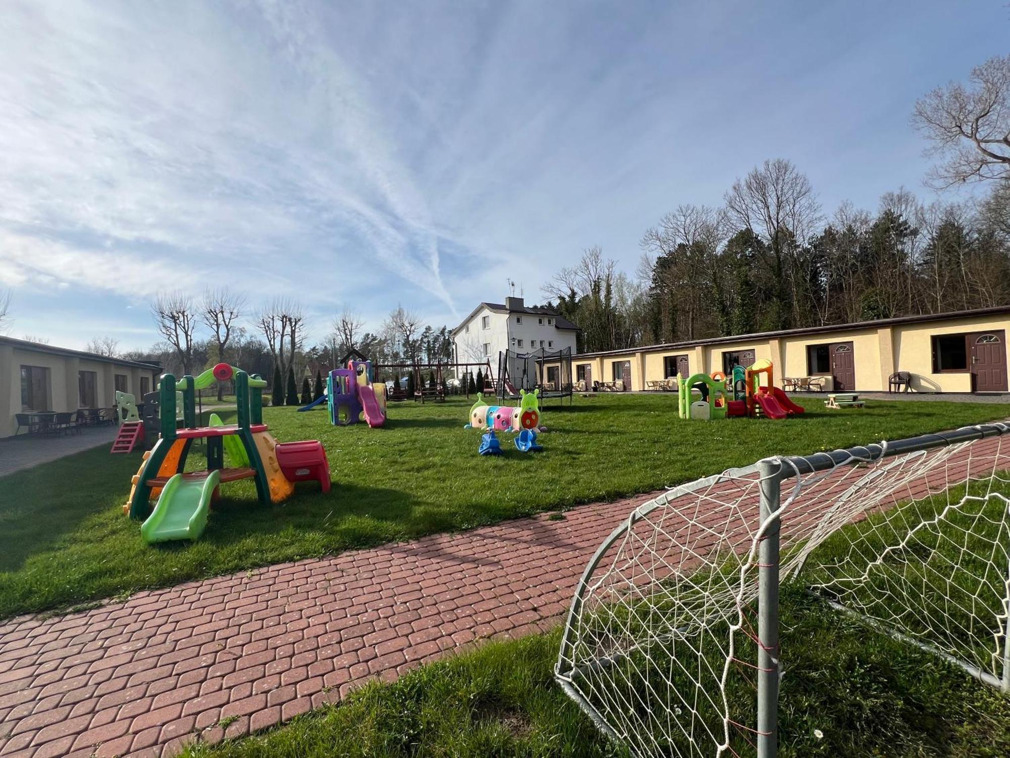 Osrodek Rodzinny "Pod Wydmami" Przy Plazy , Plac Zabaw , Rowery Sarbinowo Buitenkant foto